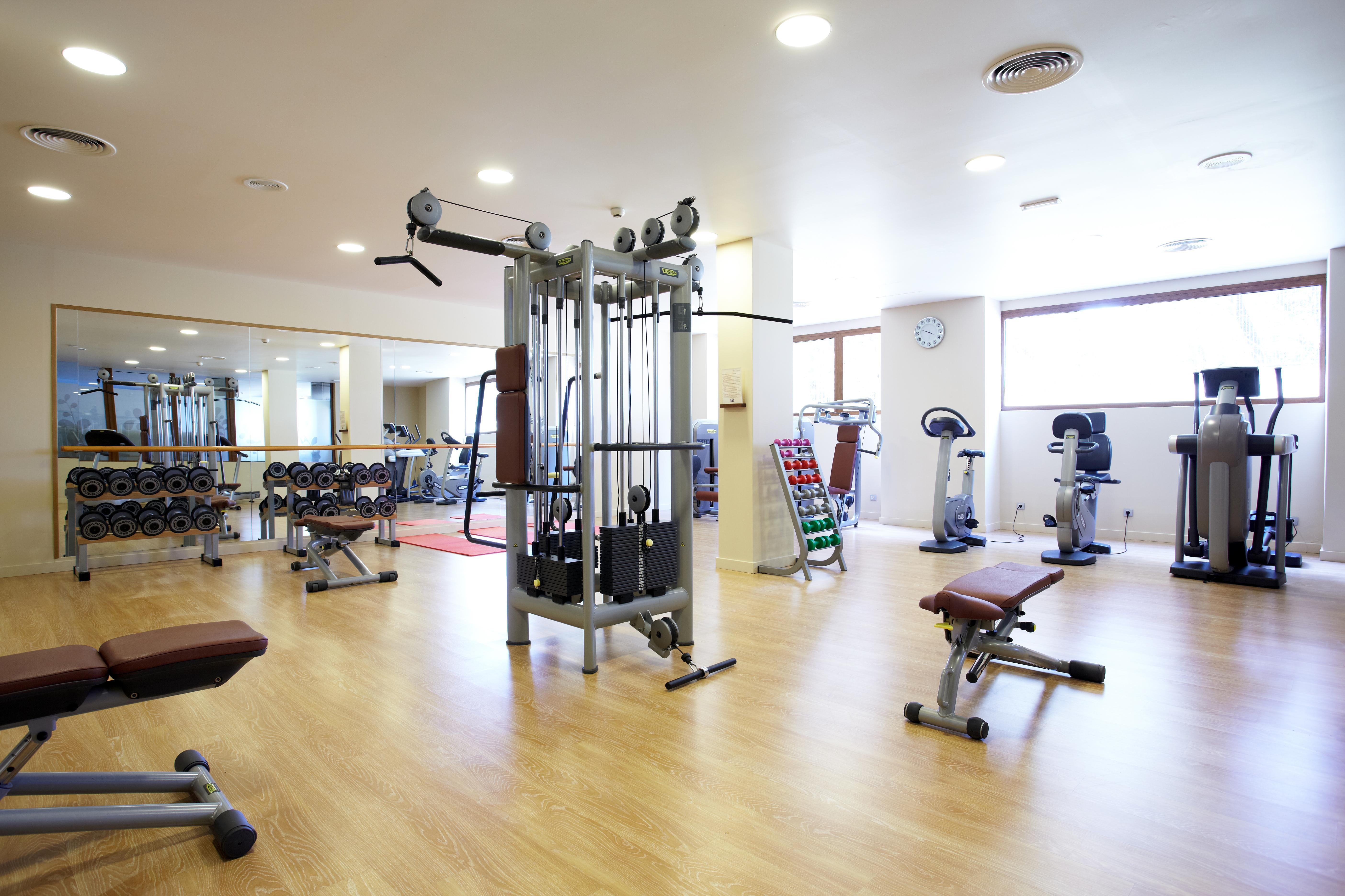Grupotel Parc Natural & Spa Playa de Muro  Bagian luar foto A gym in a hotel