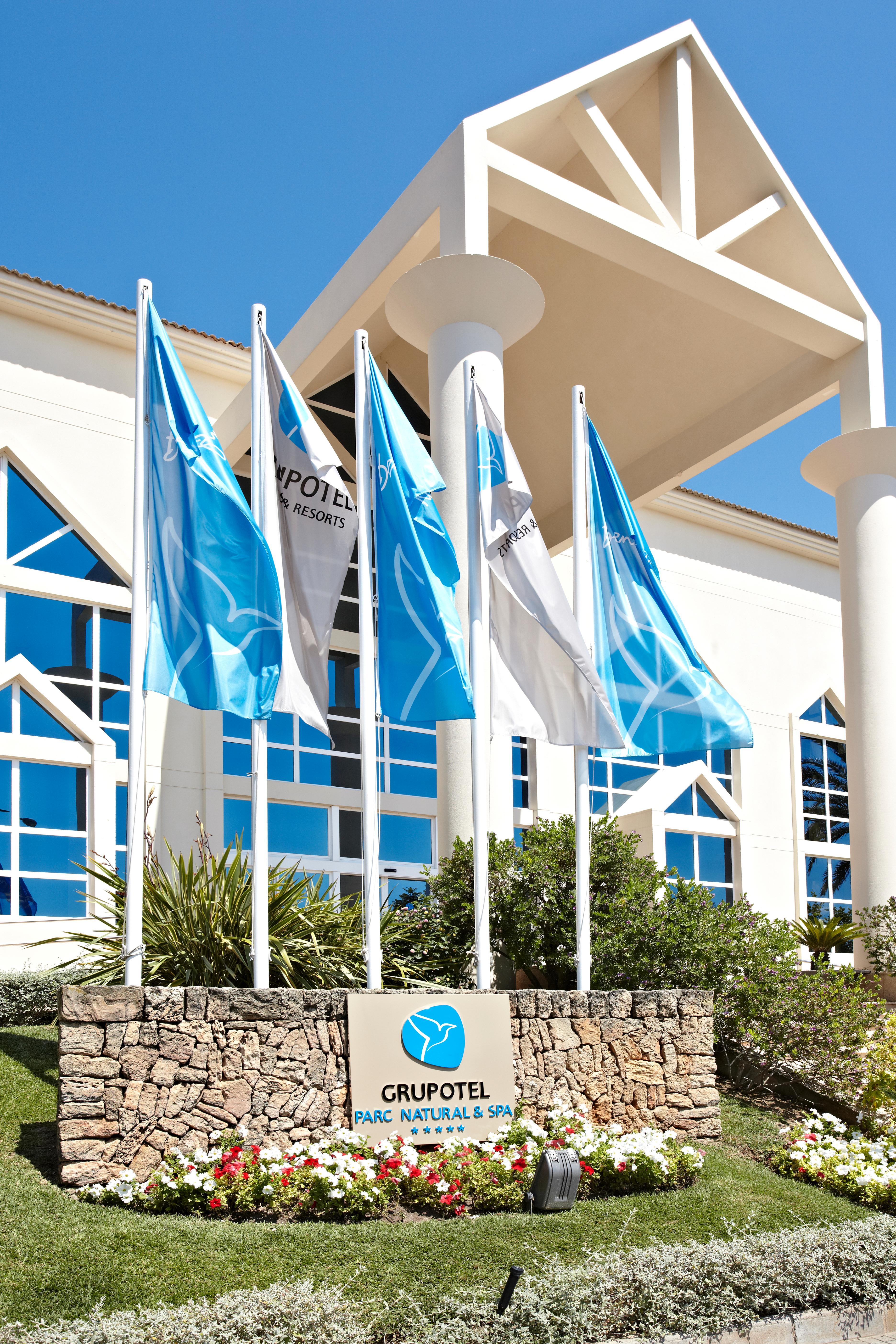 Grupotel Parc Natural & Spa Playa de Muro  Bagian luar foto The Expo Tel Aviv Convention Center