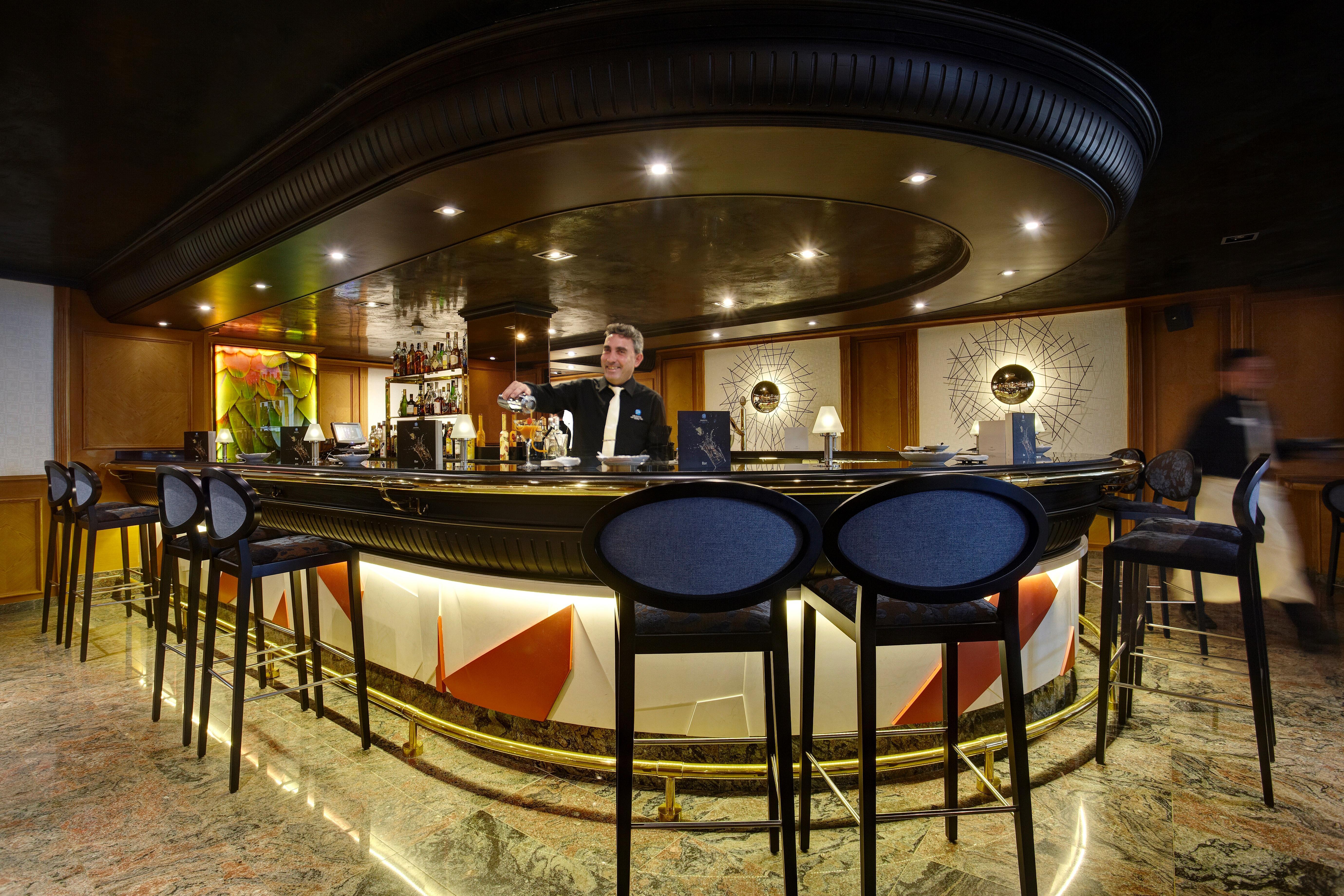 Grupotel Parc Natural & Spa Playa de Muro  Bagian luar foto A bar on a cruise ship