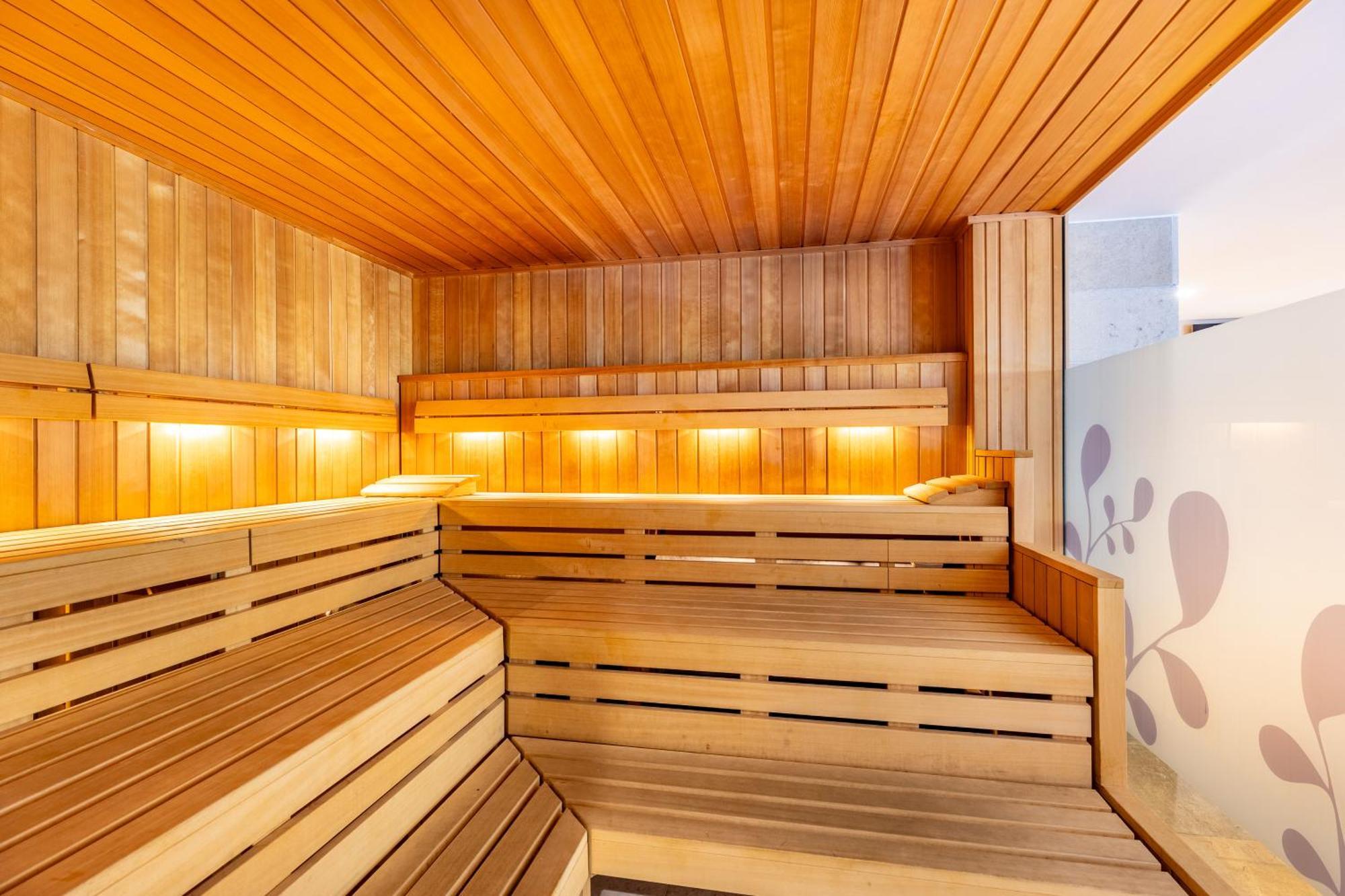 Grupotel Parc Natural & Spa Playa de Muro  Bagian luar foto A modern Finnish sauna