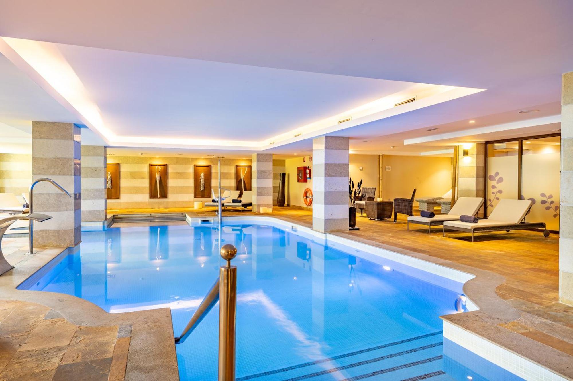 Grupotel Parc Natural & Spa Playa de Muro  Bagian luar foto The swimming pool at the hotel